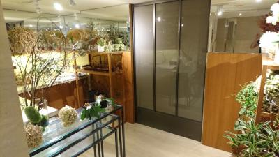 何の部屋かわかりませんがお花がたくさん