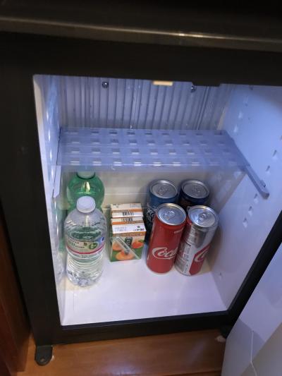 冷蔵庫の飲み物は全て無料・太っ腹ですよね