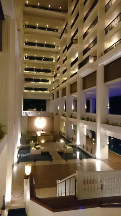 ミクロネシアのダンスを見ながら、のんびり滞在。