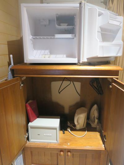 セーフティーボックス、冷蔵庫、アイロンなどの設備