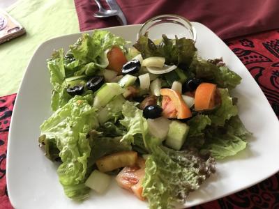 味付けの無いサラダ