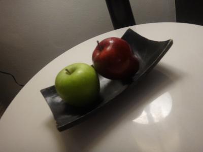 りんご　　　最後まで食べずに終わりました　もったいない