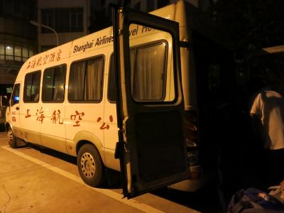 朝5時半から無料で空港に送ってもらえます