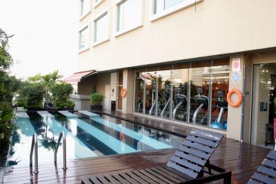 プールとフィットネスルーム・プールが寂しい