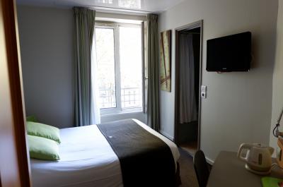 一人利用なら荷物置くスペースも十分。