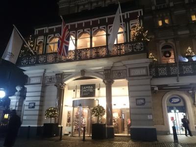 ホテルの外観です。ライトアップがキレイです。