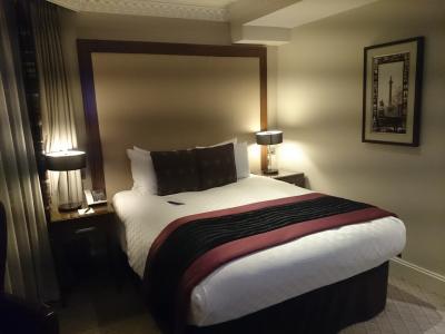 客室です。古い造りに新しいインテリアが良いです。