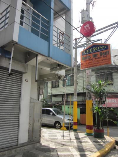 この看板を目印に！