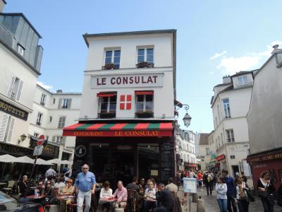 モンマルトルの芸術家が愛したカフェ