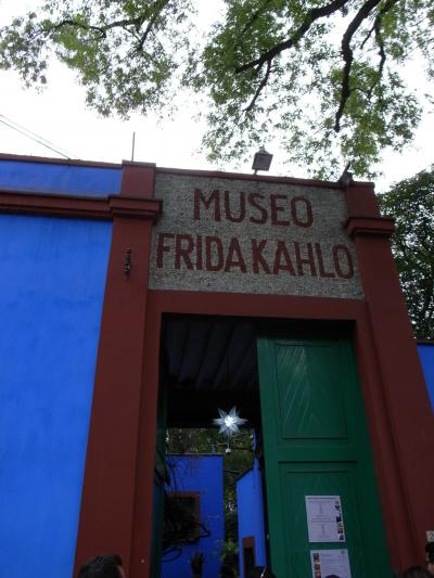 敷地内いっぱいにフリーダとディエゴの匂い