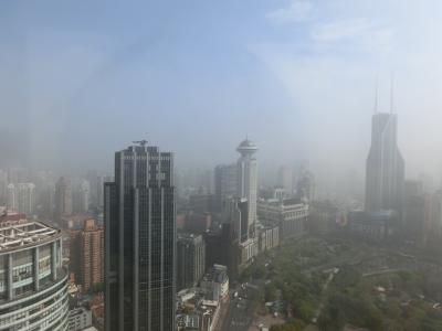 あまりに高層な為 雲の中に入り、風景が見えにくい事多々ありま