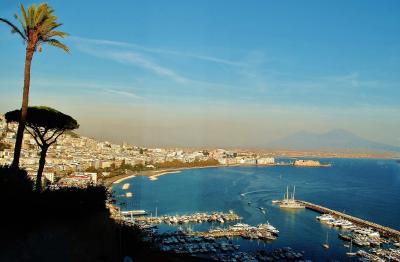 ホテルから見るナポリの海