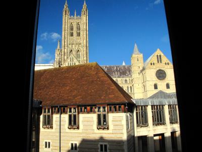 窓から大聖堂