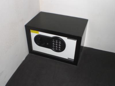 客室内には、セーフティーボックスがあり、安全性が高いです。