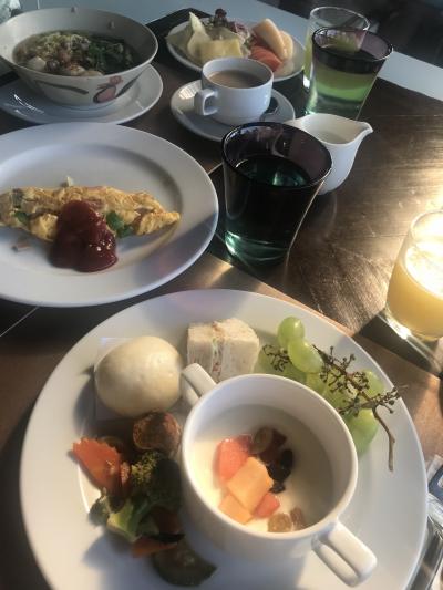 朝ごはんはブュッフェ オムレツはイマイチ 