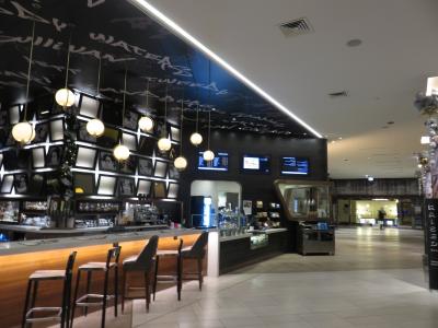 フロント前のBAR