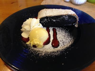 けしの実ペーストのケーキです
