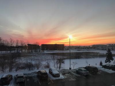 部屋からの美しい朝焼けです。