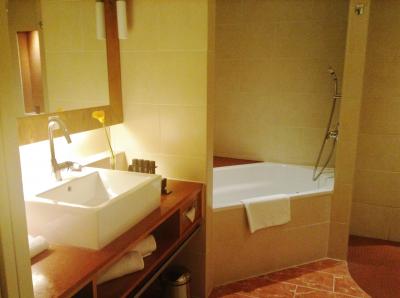 私の部屋は歯ブラシと部屋のスリッパはなしです。