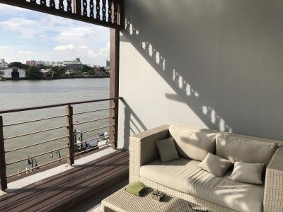 とにかくこのバルコニーが気持ち良いのです