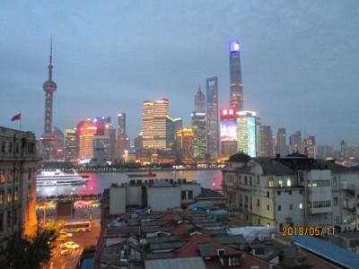 浦東の高層ビルが見渡せます。