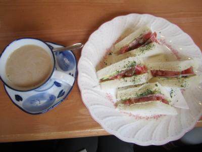 駅近くで朝食におすすめ