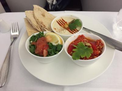 珍しいアラビア風機内食