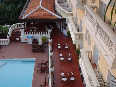 洗練されたコロニアルホテル