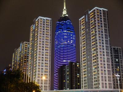 周りはオフィスビルが多く、観光地からはちょっと離れています。