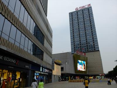 ホテルそばの万達広場（ワンダ・プラザ）には行ってみる価値あり