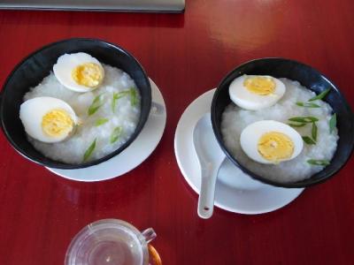 朝食は、お粥も頼めます。