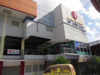 マクタンタウンセンターの3階がホテルで、エレベーターはなし。