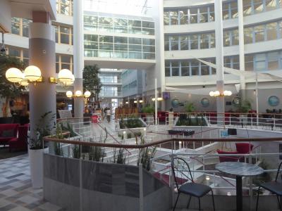 ホテル内施設は広々しています