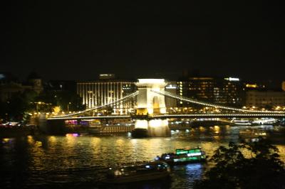 国会議事堂・くさり橋と　素晴らしい眺望
