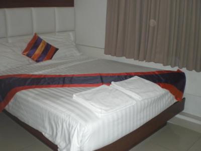 客室内のベットの様子です。とても清潔感があり、気持ちが良い。