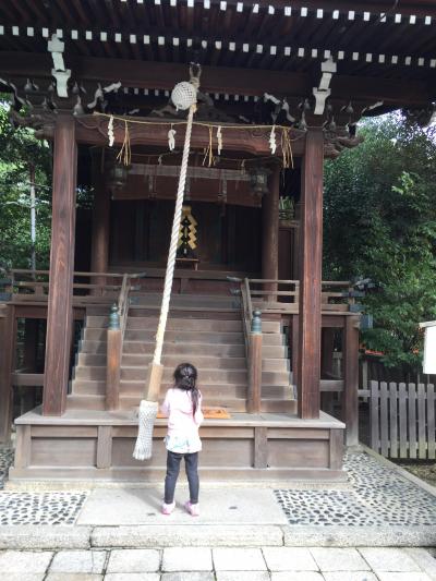 赤い門が目印　とにかく広い！