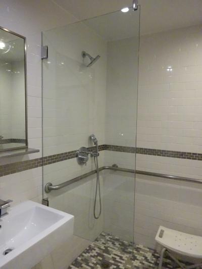 共用シャワールーム。トイレもシャワールーム内にあります。