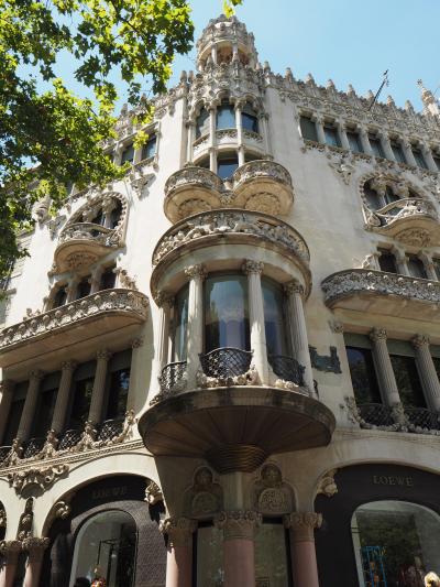 グラシア通りにあるフラッグシップ店