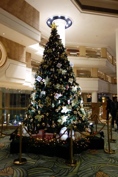 クリスマスシーズンのロビー