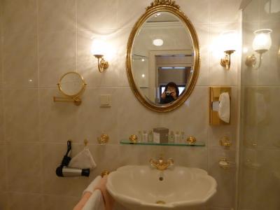 清潔でクラッシックなバスルーム