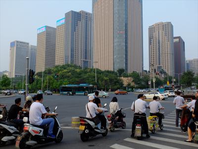 ホテル周辺は、高級オフィスビルやマンション多し。