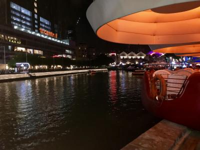 ホテルから歩いて１分のクラークキーの中心部