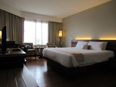 スーペリアルーム、床はフローリングです