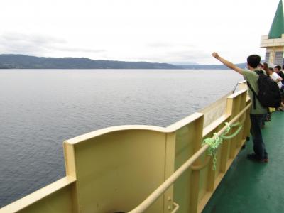 湖をゆっくり観光できました。
