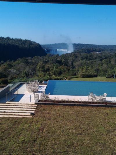 ホテルから見える悪魔の喉笛