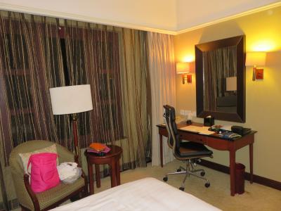 左側に窓がありますが、残念ながら空ける事ができず