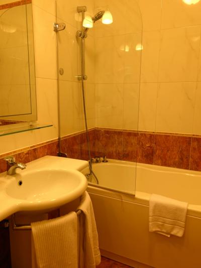 バスタブ付きは一部。機能的なバスルーム