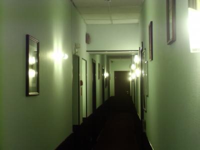 シックな感じで、こじんまりしています