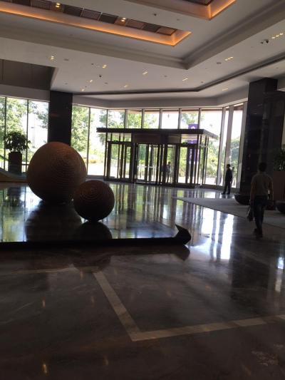 ロビーは広々としています。