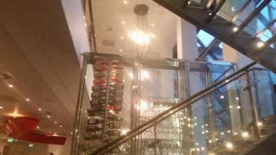 レストラン、ワイン